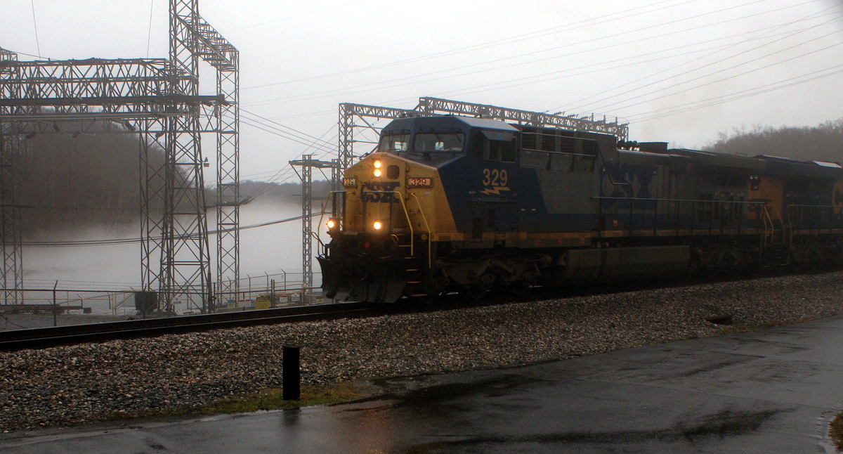 677 - CSXT 329 westbound on a damp foggy afternoon